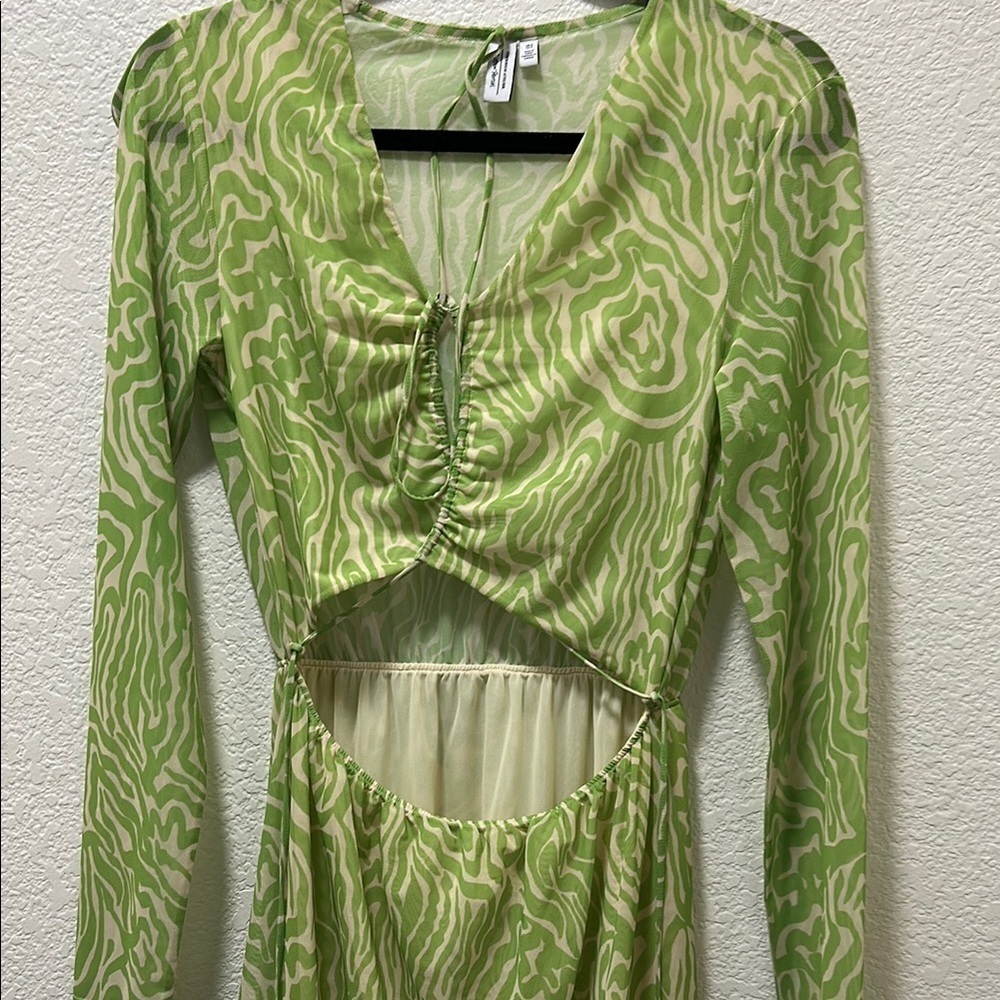 Elegant Lime Green Long Sleeve Dress - Picture 9 of 9